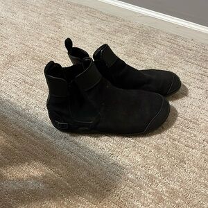 Xero Women’s Size 7.5 Chelsea Boots
Zero Drop Barefoot Minimalist Shoe